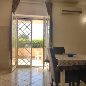 Lizzies Hus Apartment Fiumicino